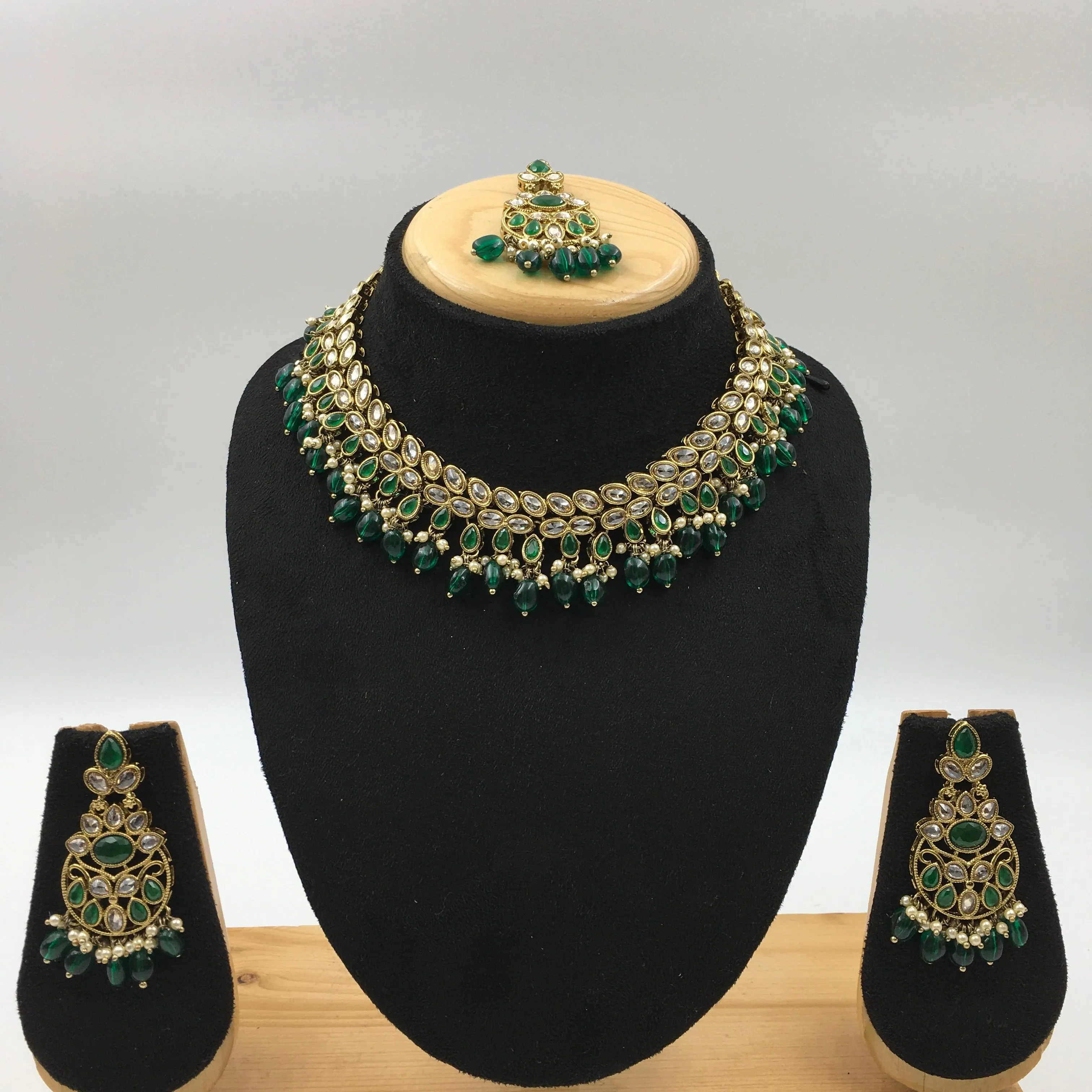 Round Neck Antique Necklace Set 4654-33