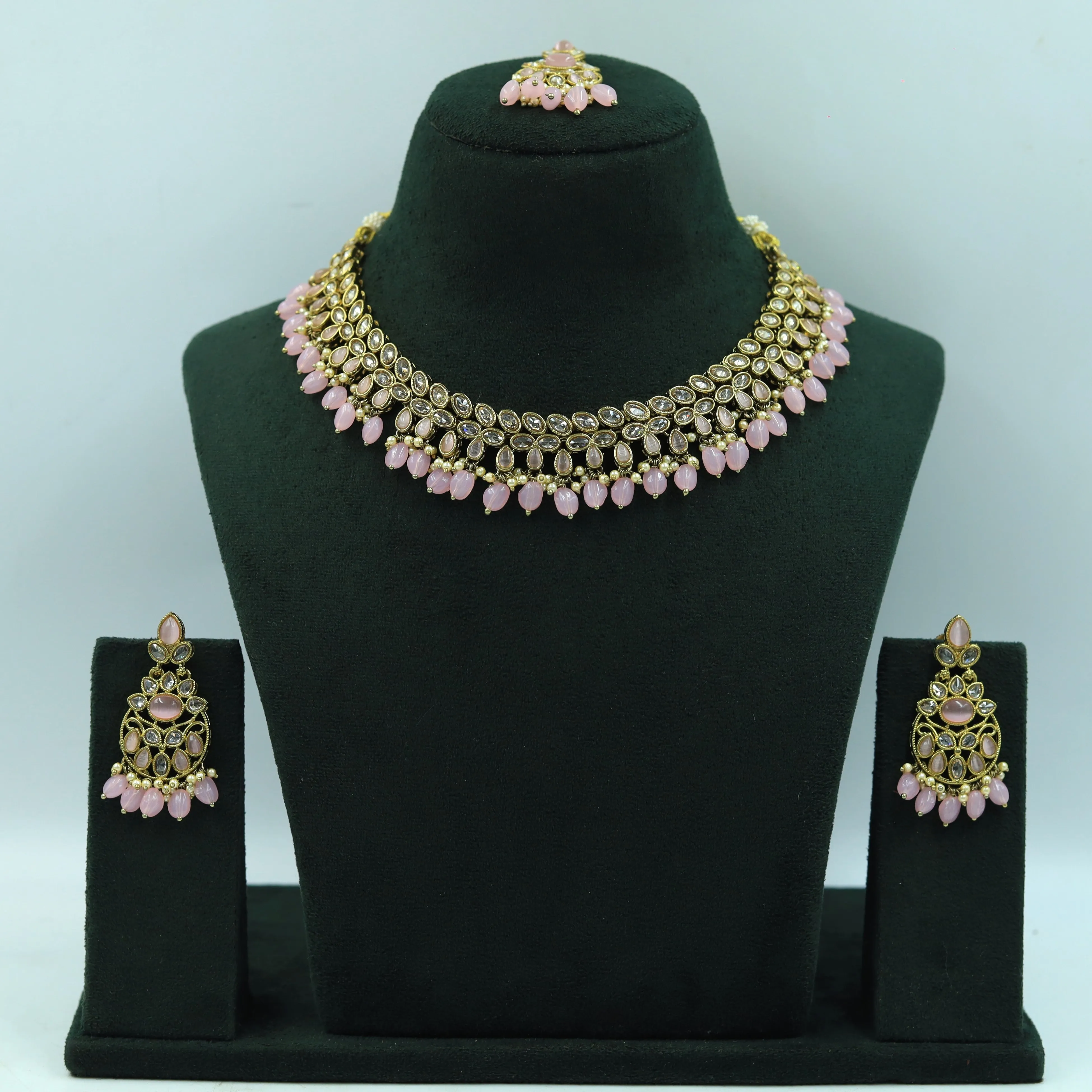 Round Neck Antique Necklace Set 4654-33