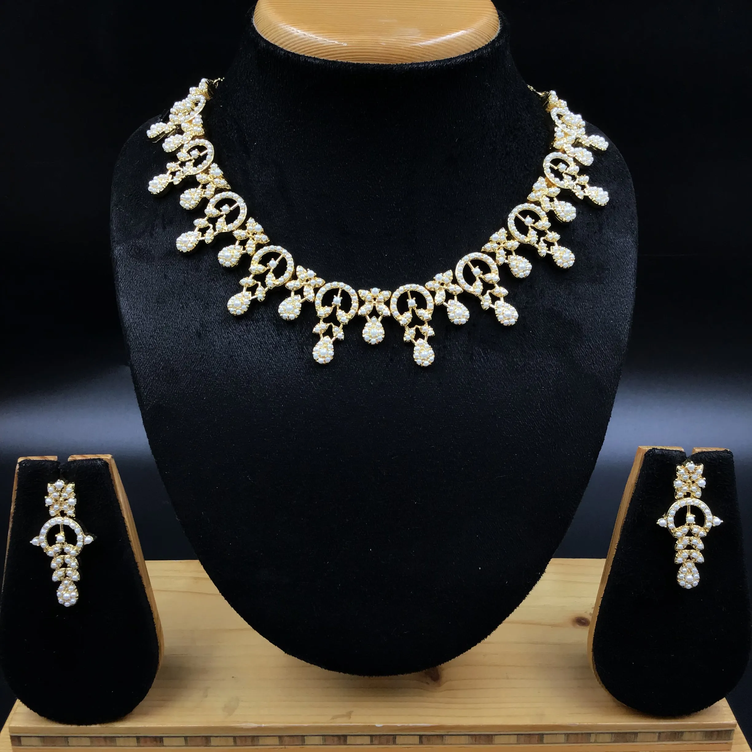 Round Neck Jadau Necklace Set 5990-65