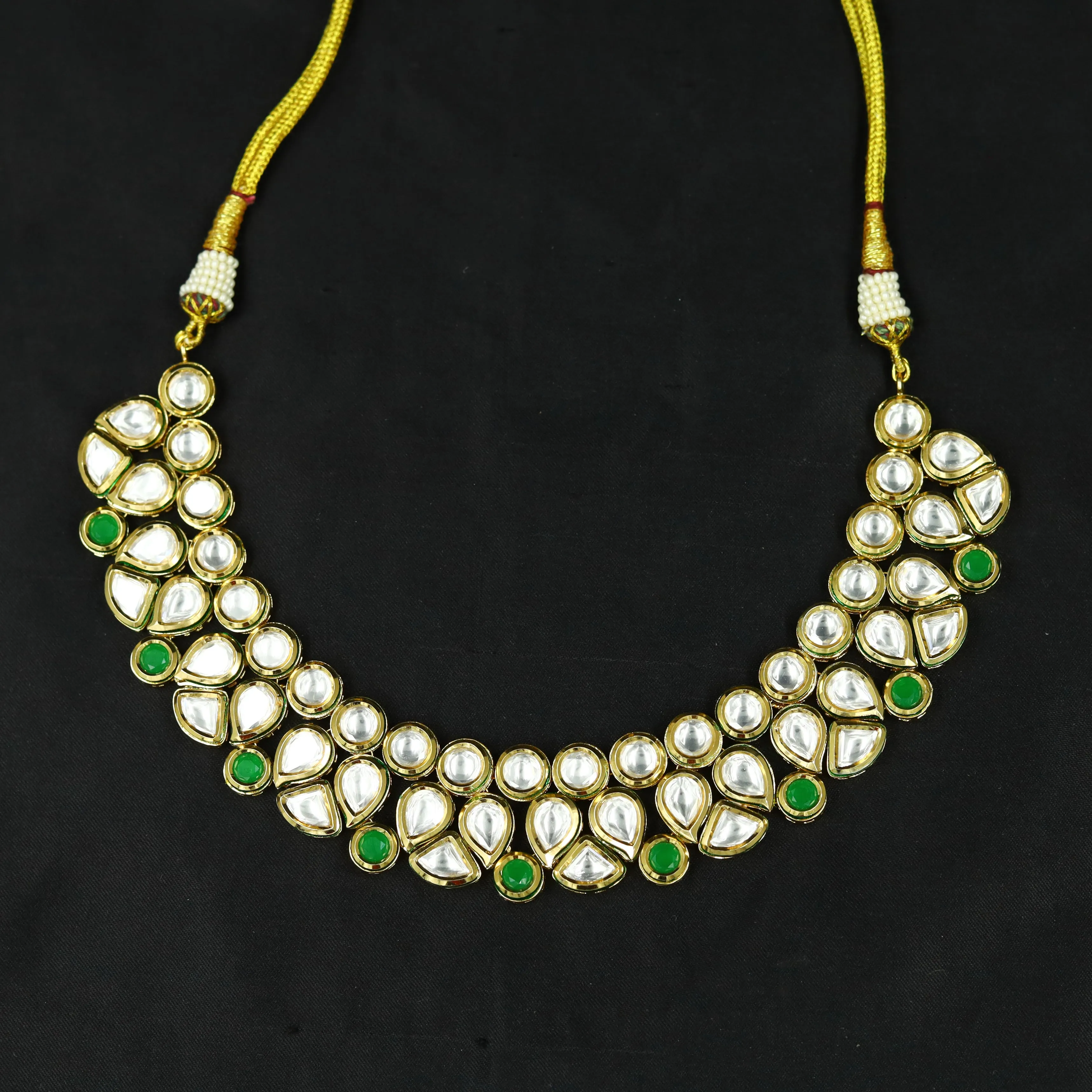 Round Neck Kundan Necklace Set 13042-34