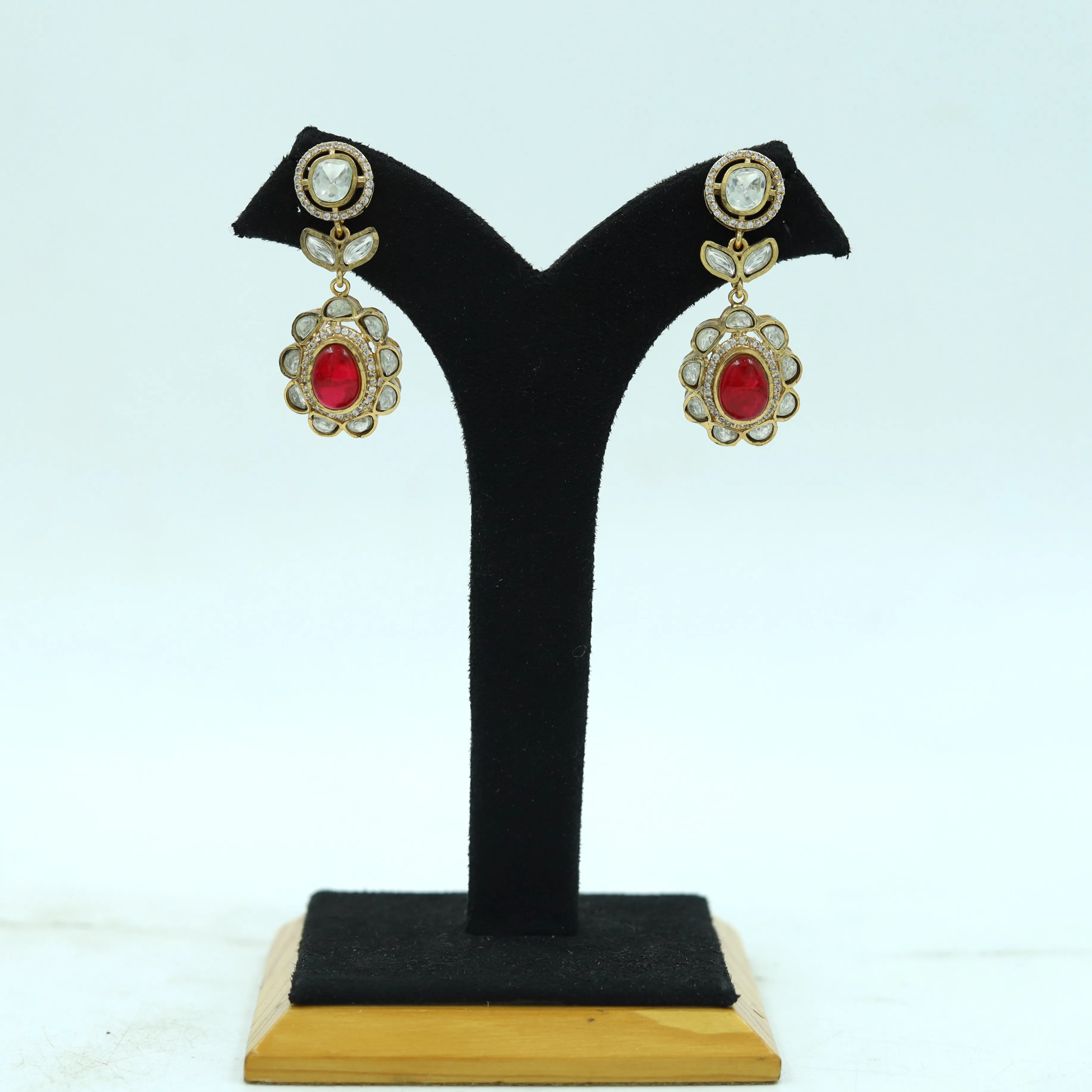 Round Neck Kundan Necklace Set 16034-87